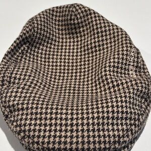 Classic Houndstooth Driver Cap by London Fog L/XL
